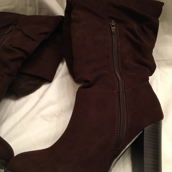 Qupid Brown Suede Knee High Boots W/cuff. New/box - Picture 3 of 11